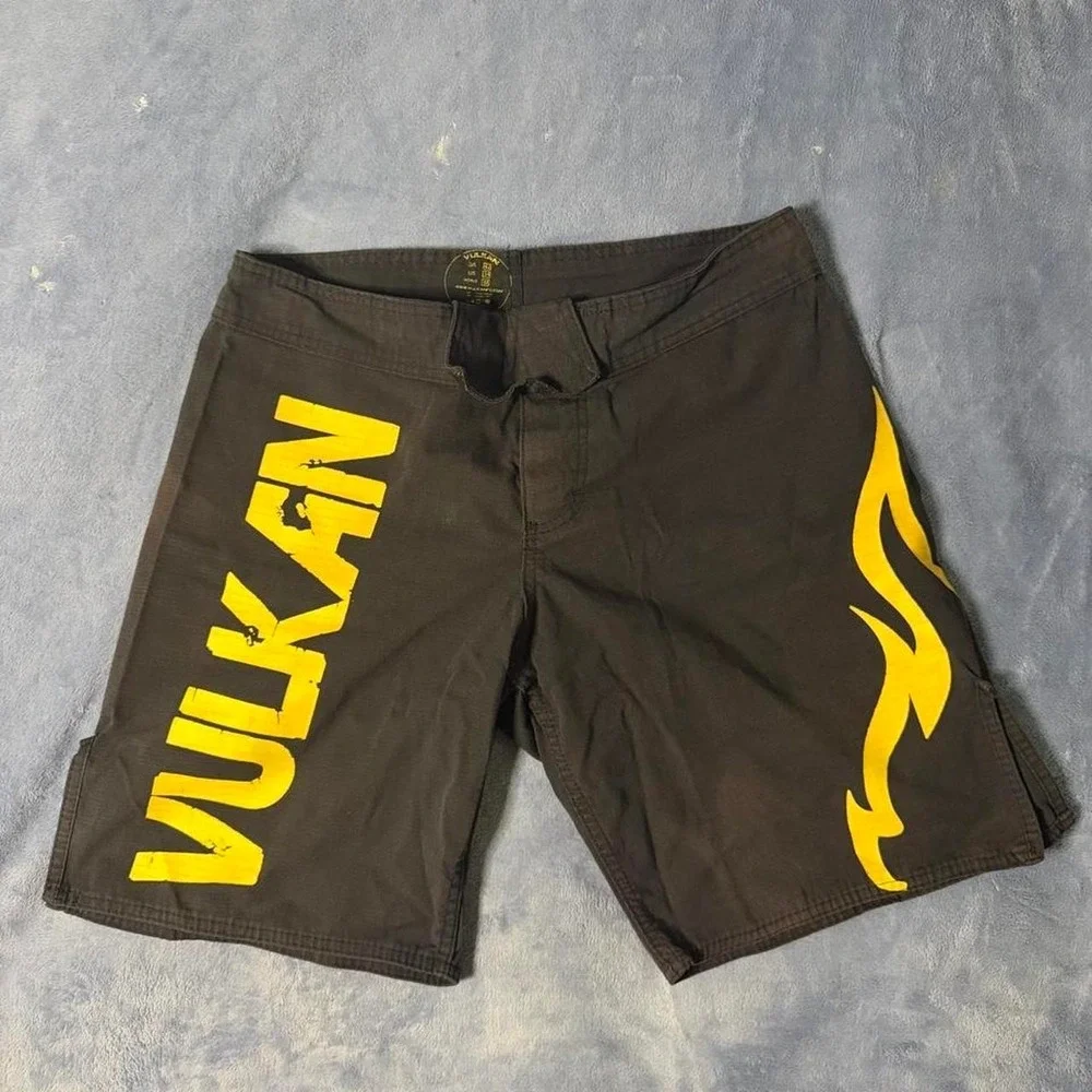 Vulkan black & yellow board shorts men  Size M /34